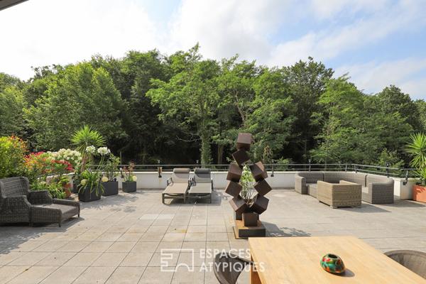 L’élégance d’un attique à Anglet, entre lumière, volumes et nature.