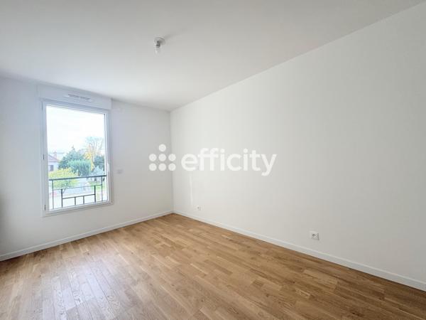 Appartement
         2 pièces
        - 50 m² 275 000 € *
