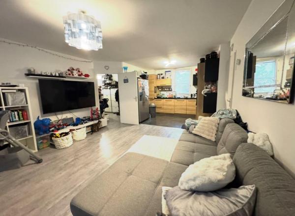 Appartement 3 pièces 70m2 avec cave et place de parking box