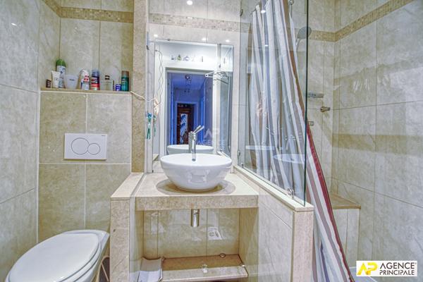 Versailles Avenue de Paris Appartement 7 pièces 139 m² au sol situé au 4ème et dernier étage avec ascenseur, cave et parking en sous-sol €895 000 ** - Référence 27515