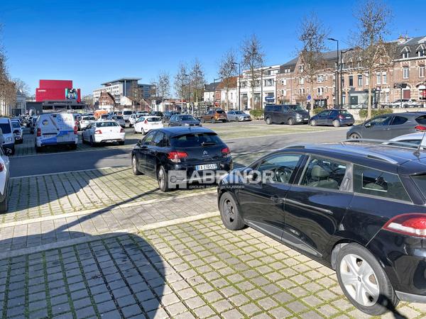 IMMEUBLE DE RAPPORT AVEC COMMERCE ET GARAGE PROCHE CENTRE ET TRANSPORTS VALENCIENNES