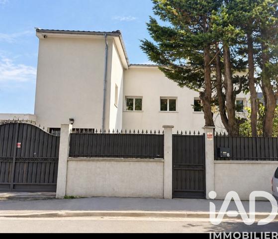 Maison à vendre 7 pièces 193 m² Gagny