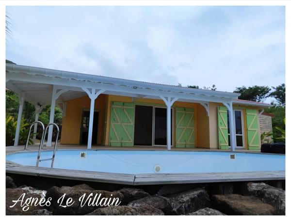 Maison avec Piscine vue sur la Baie des Saintes