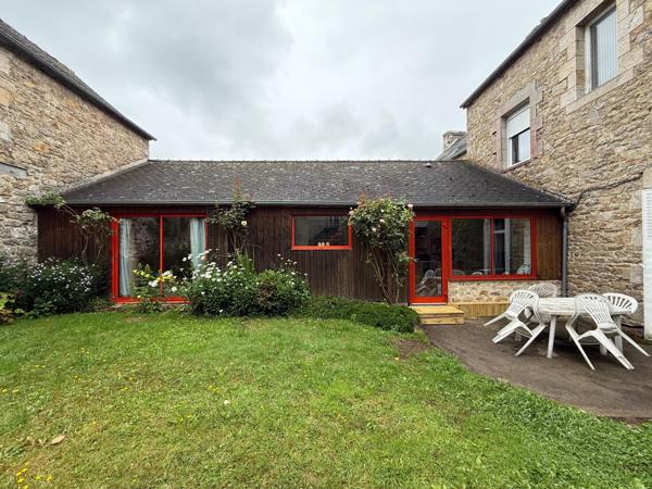 DINAN – 2 maisons sur 727 m² de terrain, idéal résidence + gîte ou investissement locatif