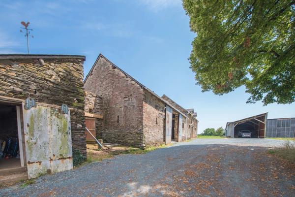 ENSEMBLE IMMOBILIER A RÉNOVER – FORT POTENTIEL – ENTRE GUÉMENÉ-PENFAO ET LA FORÊT DU GÂVRE