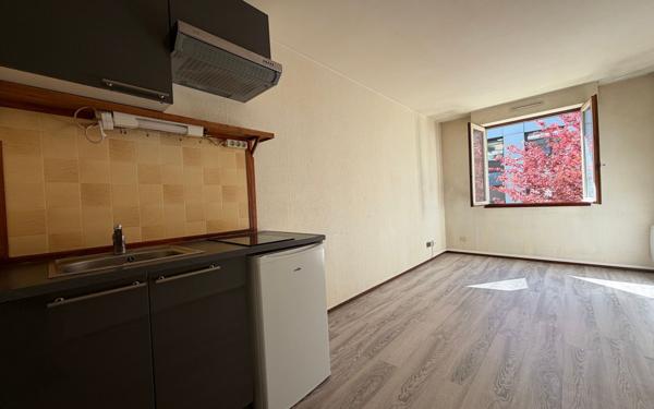 Appartement à louer    1 pièce • 21,69 m2 Noisy-le-Grand