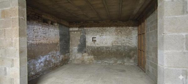 Garage atelier 380 m² à Néré, fort potentiel