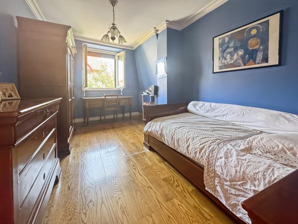 Maison de Caractère Mairie de Rosny + dépendance 90m²