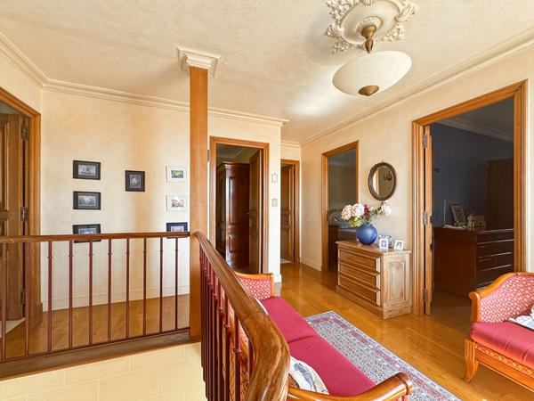 Maison de Caractère Mairie de Rosny + dépendance 90m²