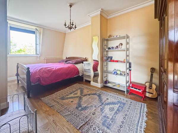 Maison de Caractère Mairie de Rosny + dépendance 90m²