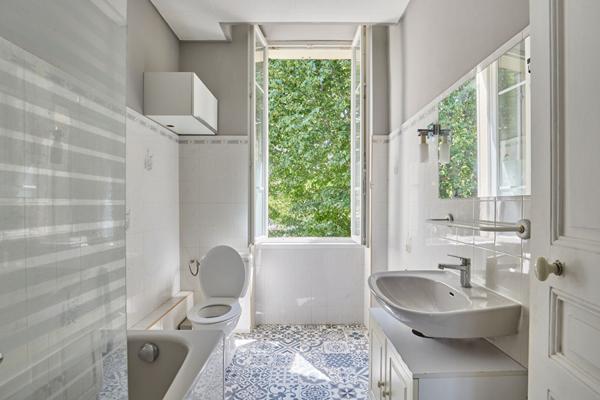 Maison 4 pièces à vendre à Mallemort à deux pas du centre-ville.