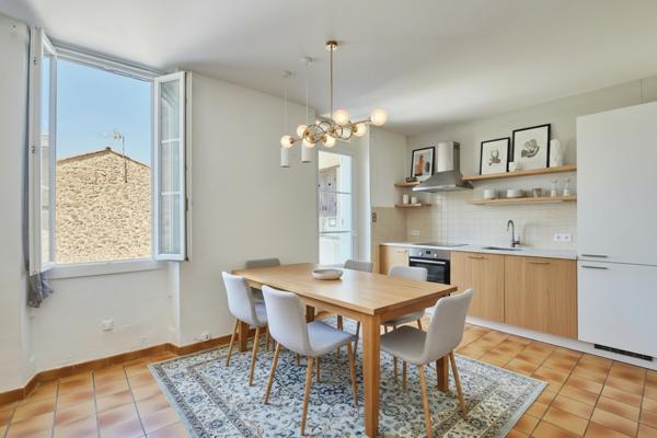 Maison 4 pièces à vendre à Mallemort à deux pas du centre-ville.