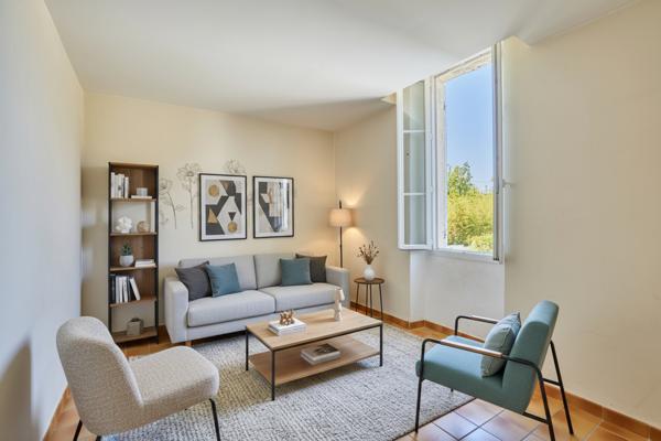Maison 4 pièces à vendre à Mallemort à deux pas du centre-ville.