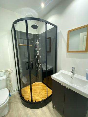 Studio
                                                                                                                                                                                                                                                                                                                        1 pièce(s)                                                                                                                                                                                                                                                                                                                              17.68  m²