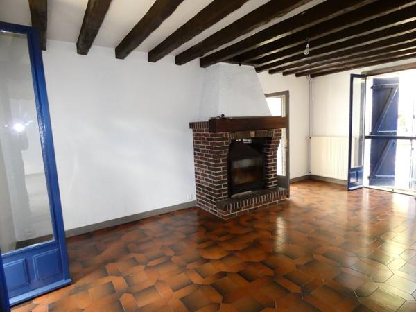 Maison avec sa dépendance et piscine entre Brezolles et Dreux