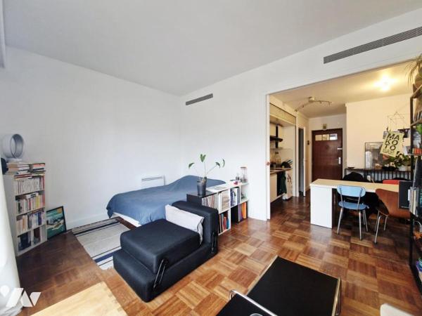 studio occupé rue de paradis