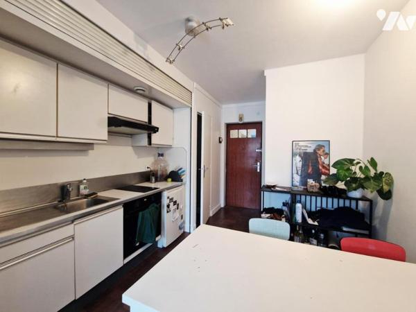 studio occupé rue de paradis