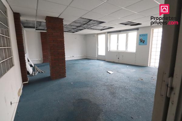 Hangar de 235m² + 3 Niveaux d'environ 100m²