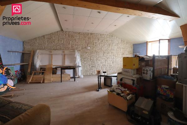 Hangar de 235m² + 3 Niveaux d'environ 100m²