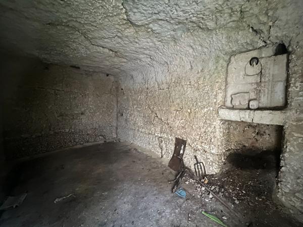 Ensemble de caves avec terrain ? Montrichard Val de Cher