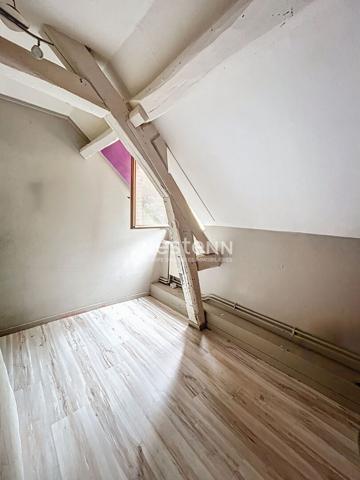 A vendre Maison, Dreux 4 pièces 3 chambres 70 m2 , proche commerces et écoles avec garage fermé et cour privative