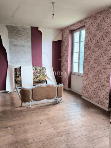 Bâtisse en pierre de 140M2 sur une parcelle d'env. 3960m2