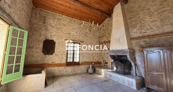 À vendre Maison 6 pièces 163.73 m² - Aiglun 04510