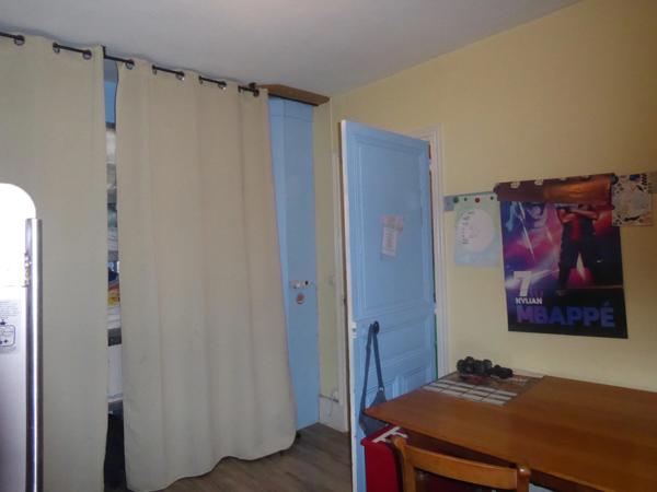 GRANDE MAISON AVEC SES 5 CHAMBRES ET SON JOLI TERRAIN