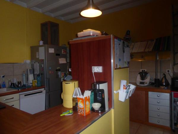 GRANDE MAISON AVEC SES 5 CHAMBRES ET SON JOLI TERRAIN