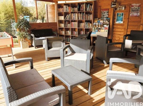 Chambres d’hôtes, Gîtes​ à vendre 806 m² Saint-Chamarand