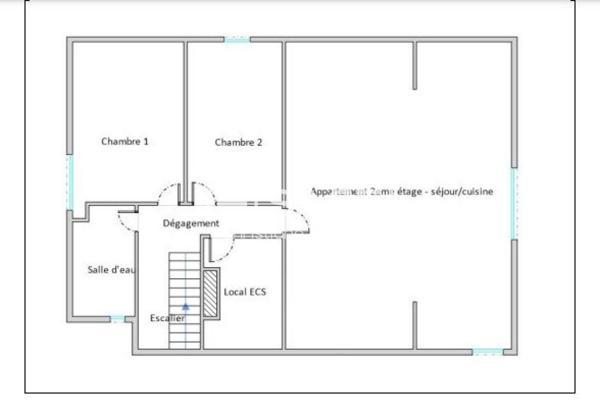 Grande maison de 284m2 à rénovée divisée en 3 appartements avec dépendances de 478m2 environ