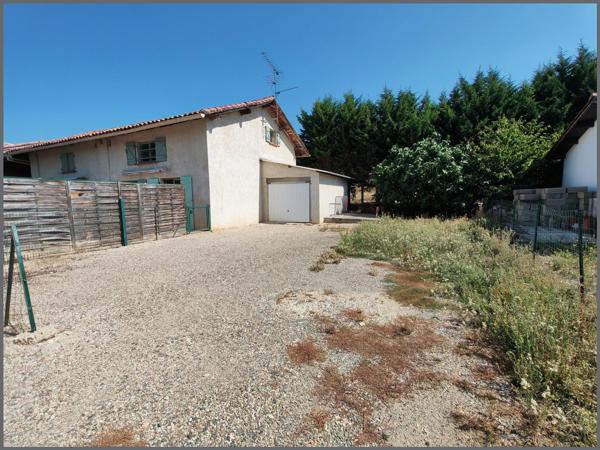 POMPIGNAN – T3 DE CARACTÈRE AVEC GRAND JARDIN ET GARAGE