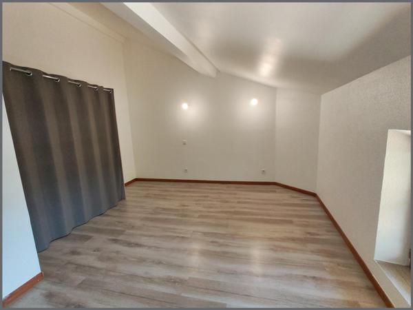 POMPIGNAN – T3 DE CARACTÈRE AVEC GRAND JARDIN ET GARAGE