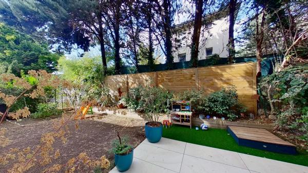 Appartement
         3 pièces
        - 75 m² Exclusivité 360 000 € *