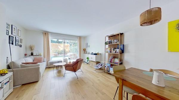Appartement
         3 pièces
        - 75 m² Exclusivité 360 000 € *