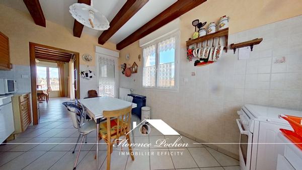Maison
         4 pièces
        - 100 m² Exclusivité 220 000 € *