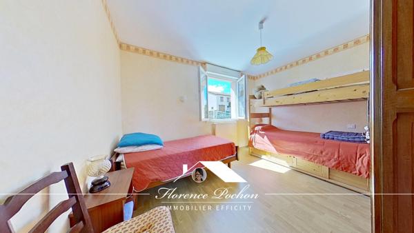 Maison
         4 pièces
        - 100 m² Exclusivité 220 000 € *