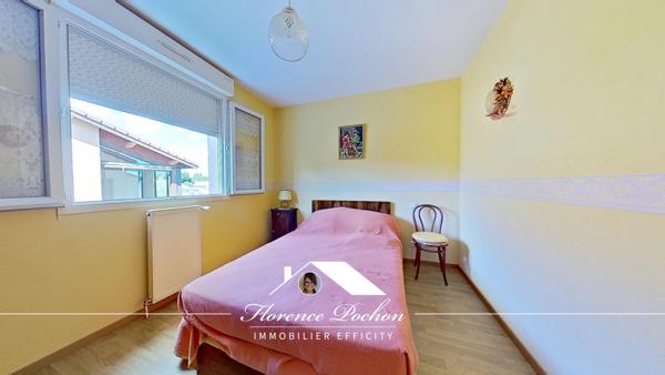 Maison
         4 pièces
        - 100 m² Exclusivité 220 000 € *
