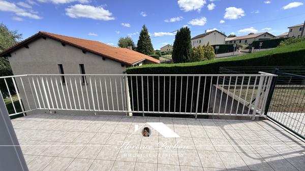 Maison
         4 pièces
        - 100 m² Exclusivité 220 000 € *