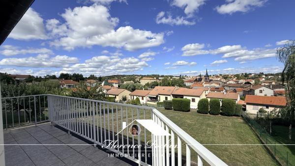 Maison
         4 pièces
        - 100 m² Exclusivité 220 000 € *