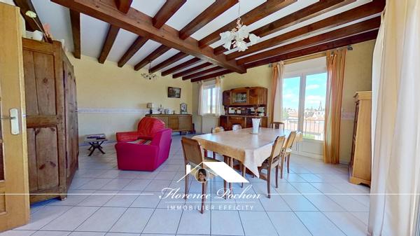 Maison
         4 pièces
        - 100 m² Exclusivité 220 000 € *
