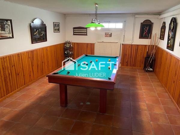propriété de prestige, piscine, jardin, centre-village