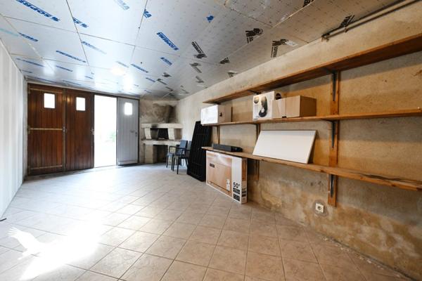 Immeuble à vendre |  La Couronne |  169 m²