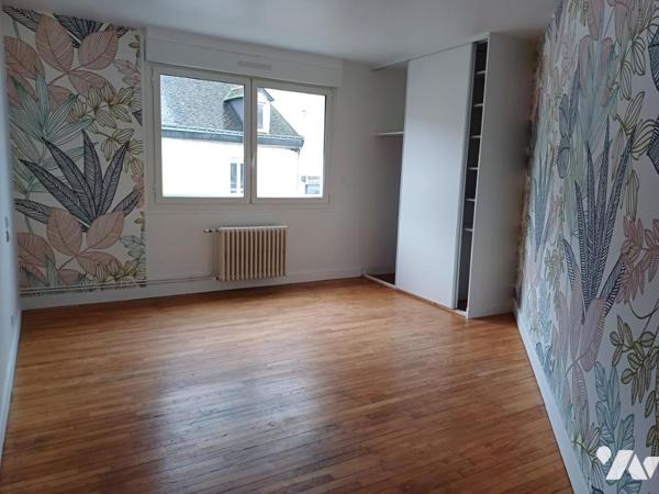 LOUDEAC   HYPER CENTRE Appartement de type 4