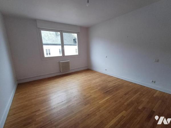 LOUDEAC   HYPER CENTRE Appartement de type 4