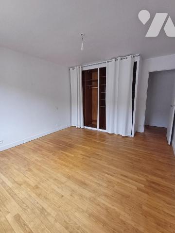 LOUDEAC   HYPER CENTRE Appartement de type 4