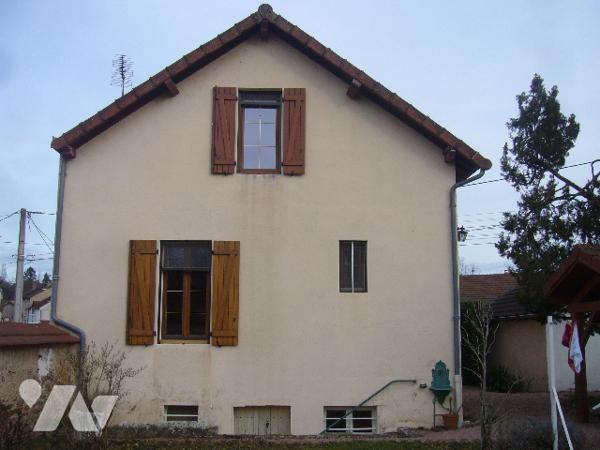 MAISON INDIVIDUELLE, JARDIN et GARAGE LAPALISSE CENTRE