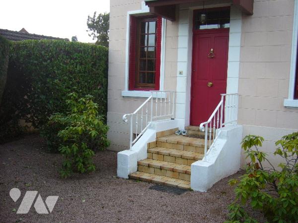 MAISON INDIVIDUELLE, JARDIN et GARAGE LAPALISSE CENTRE
