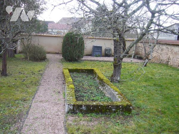 MAISON INDIVIDUELLE, JARDIN et GARAGE LAPALISSE CENTRE