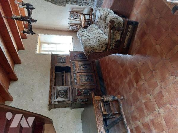 Ancien corps de ferme habitable mais à rénover. Nouveauté, à visiter rapidement.